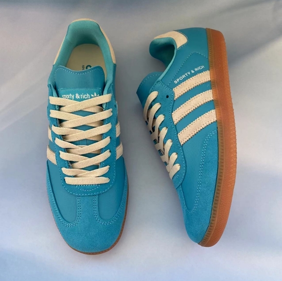 graceful Adidas Women's samba OG - Picture 2 of 4